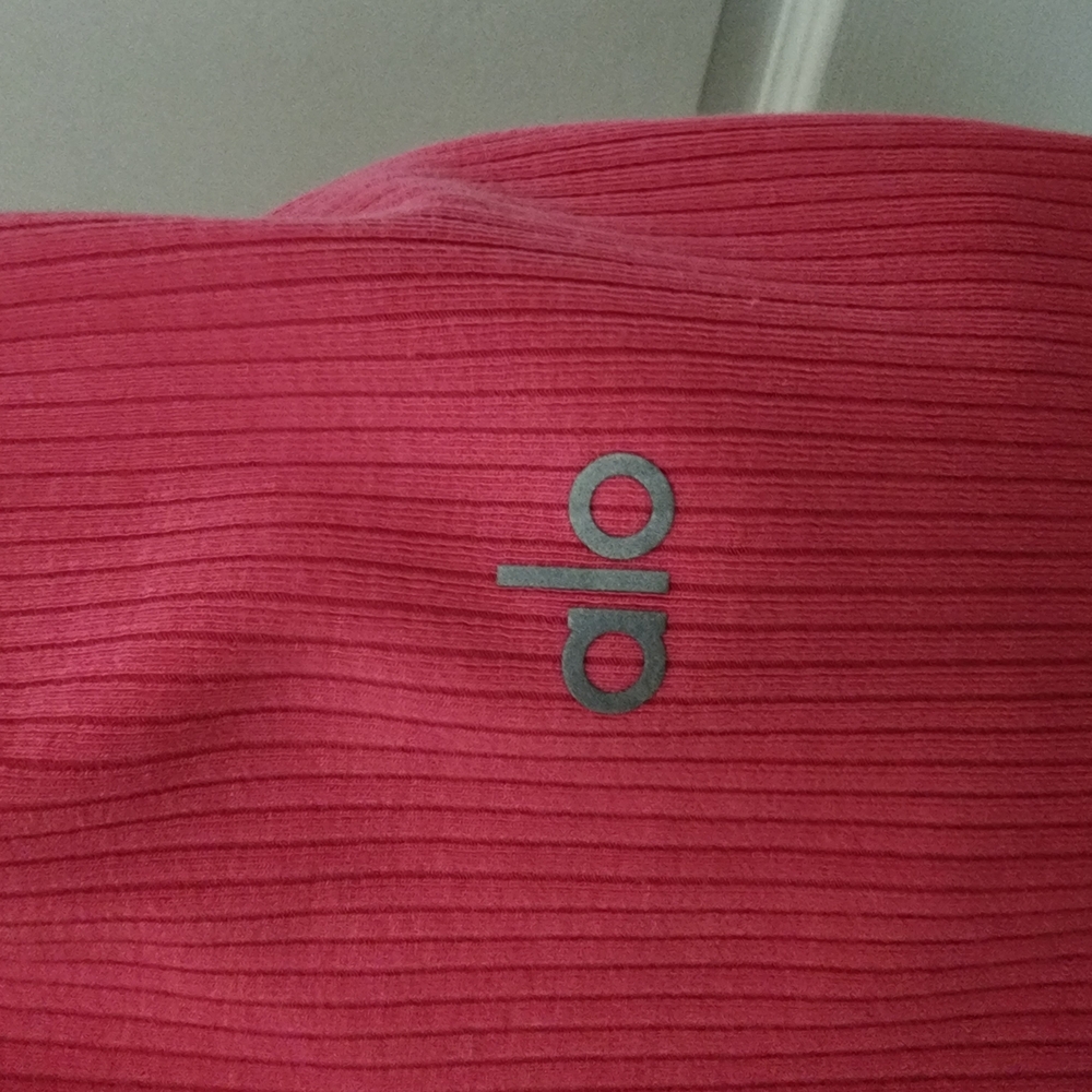 ALO Yoga Pink Ribbed Fabric with Teal Symbols
